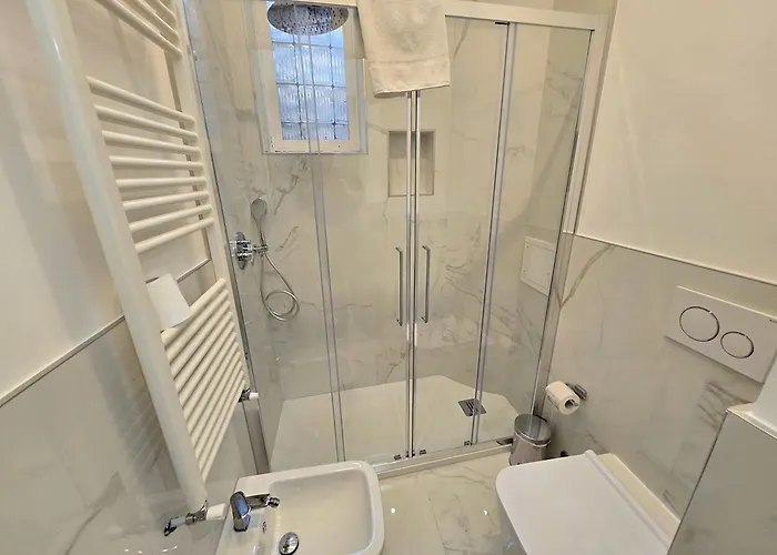 Guvano Camec Apartment *